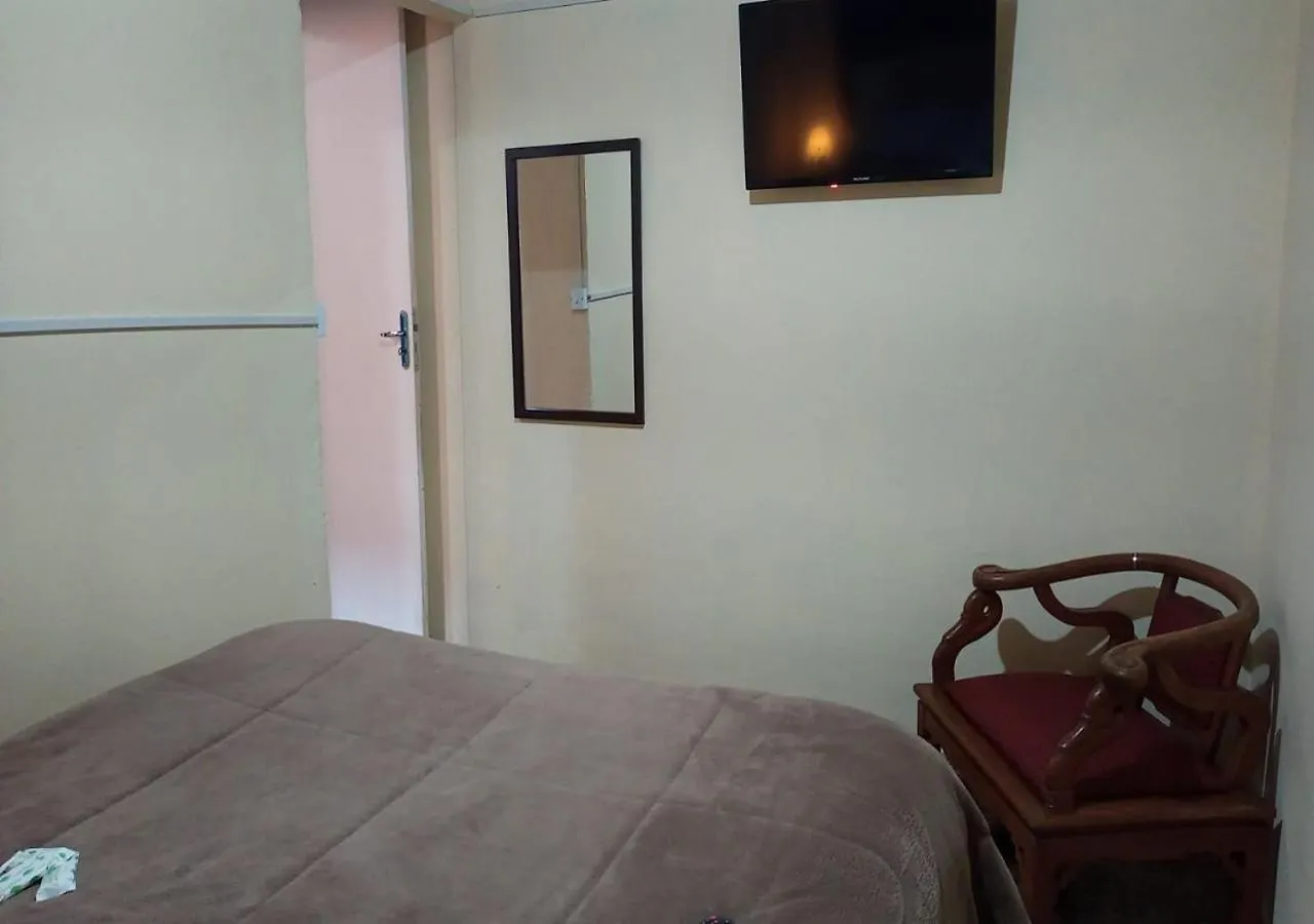 Inn Casa Da Dine- Cama E Cafe- Campos Do Jordao Ao Lado Do Parque Das Cerejeiras