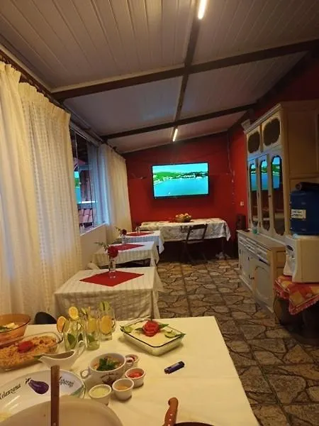 Inn Casa Da Dine- Cama E Cafe- Campos Do Jordao Ao Lado Do Parque Das Cerejeiras