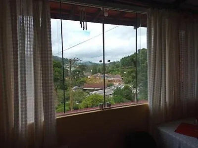 Casa Da Dine- Cama E Cafe- Campos Do Jordao Ao Lado Do Parque Das Cerejeiras